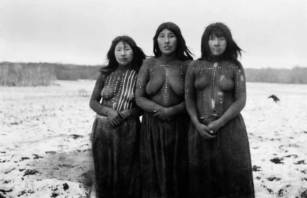 mujeres-onas-rituales-denomades