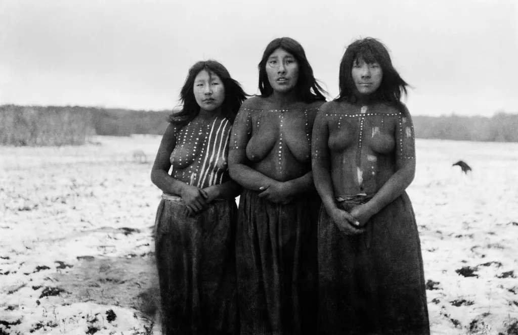 mujeres-onas-rituales-denomades