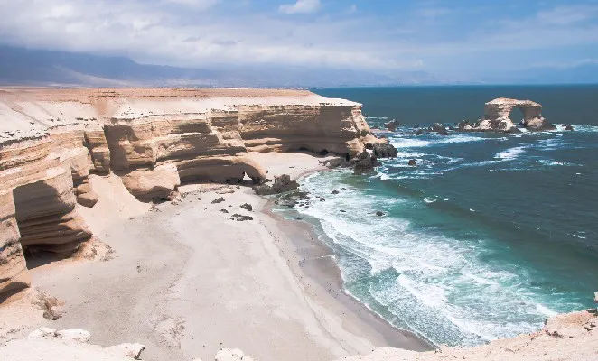 Monumentos-naturales-chile-La-Portada- chile_travel