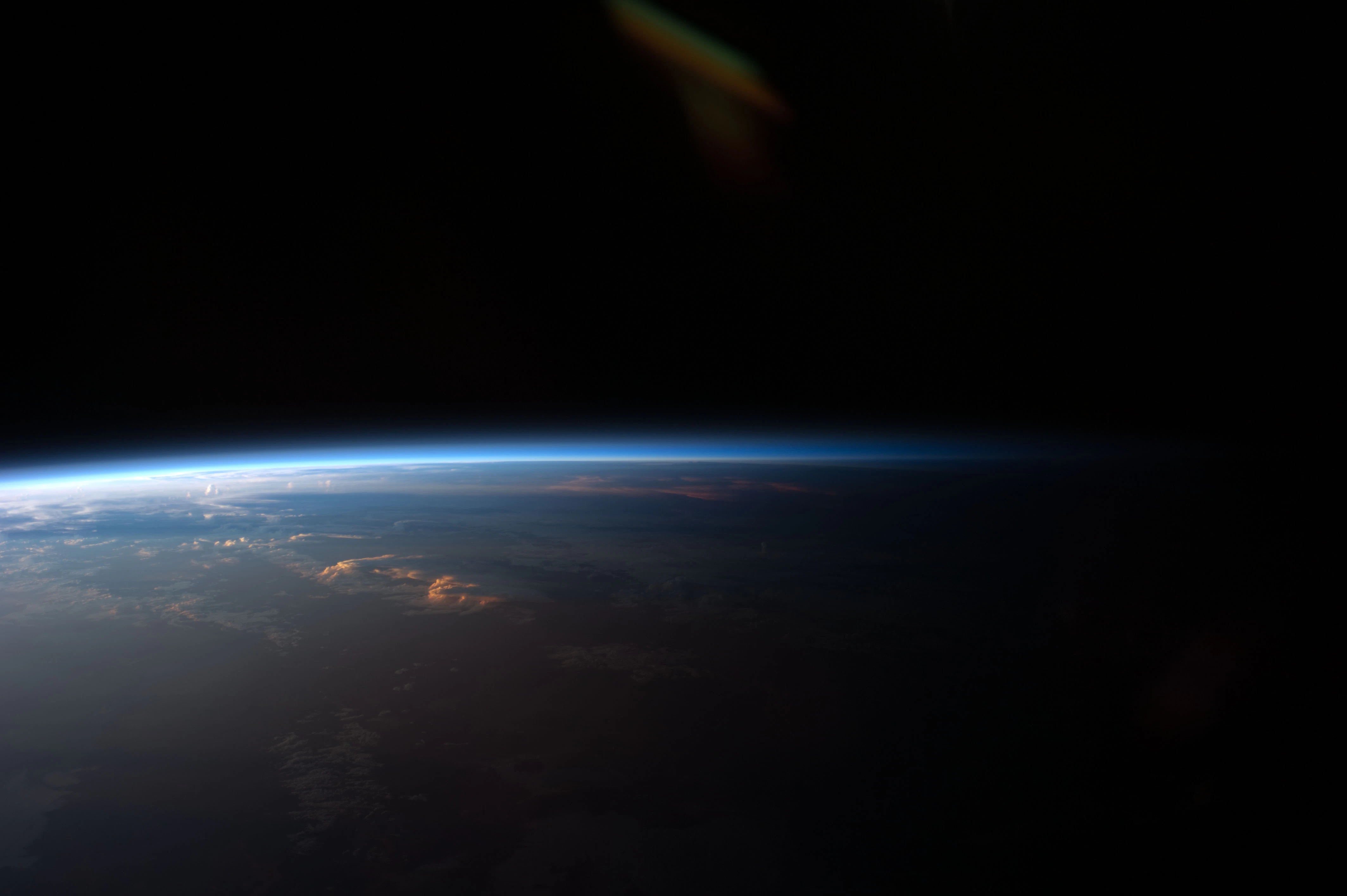 Sunset_over_Western_South_America