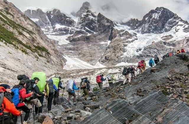 turistas-torre-paine-invierno