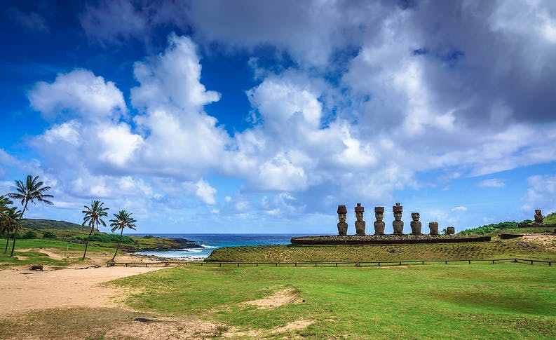 playa-anakena-moais