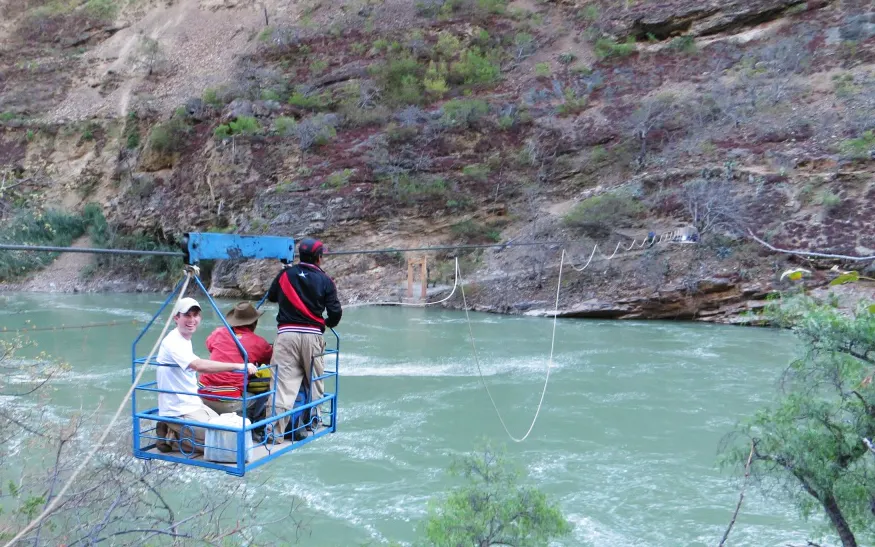 cruzando-el-rio-a-choquequirao