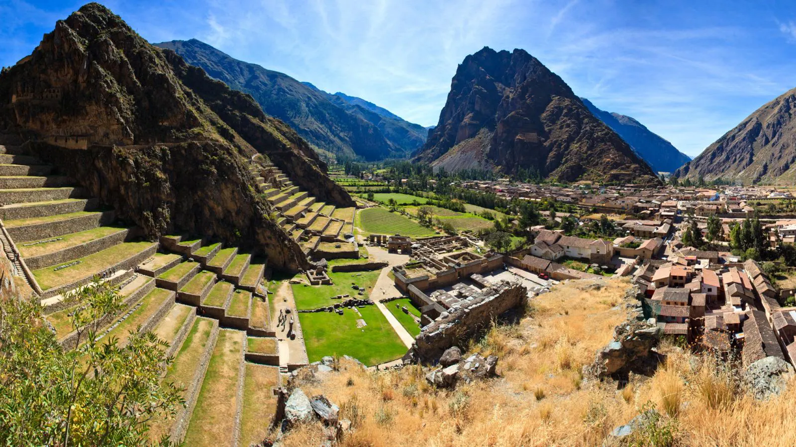 valle con ruinas y restos arqueologicos