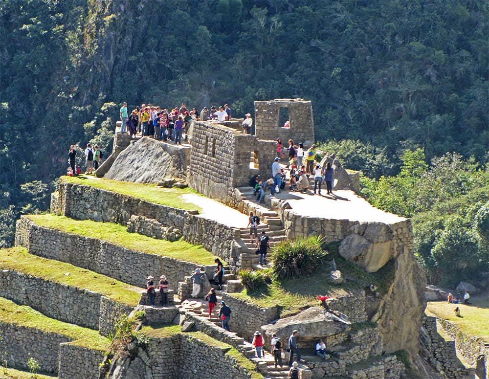 Grupos de turistas en Machu Picchu