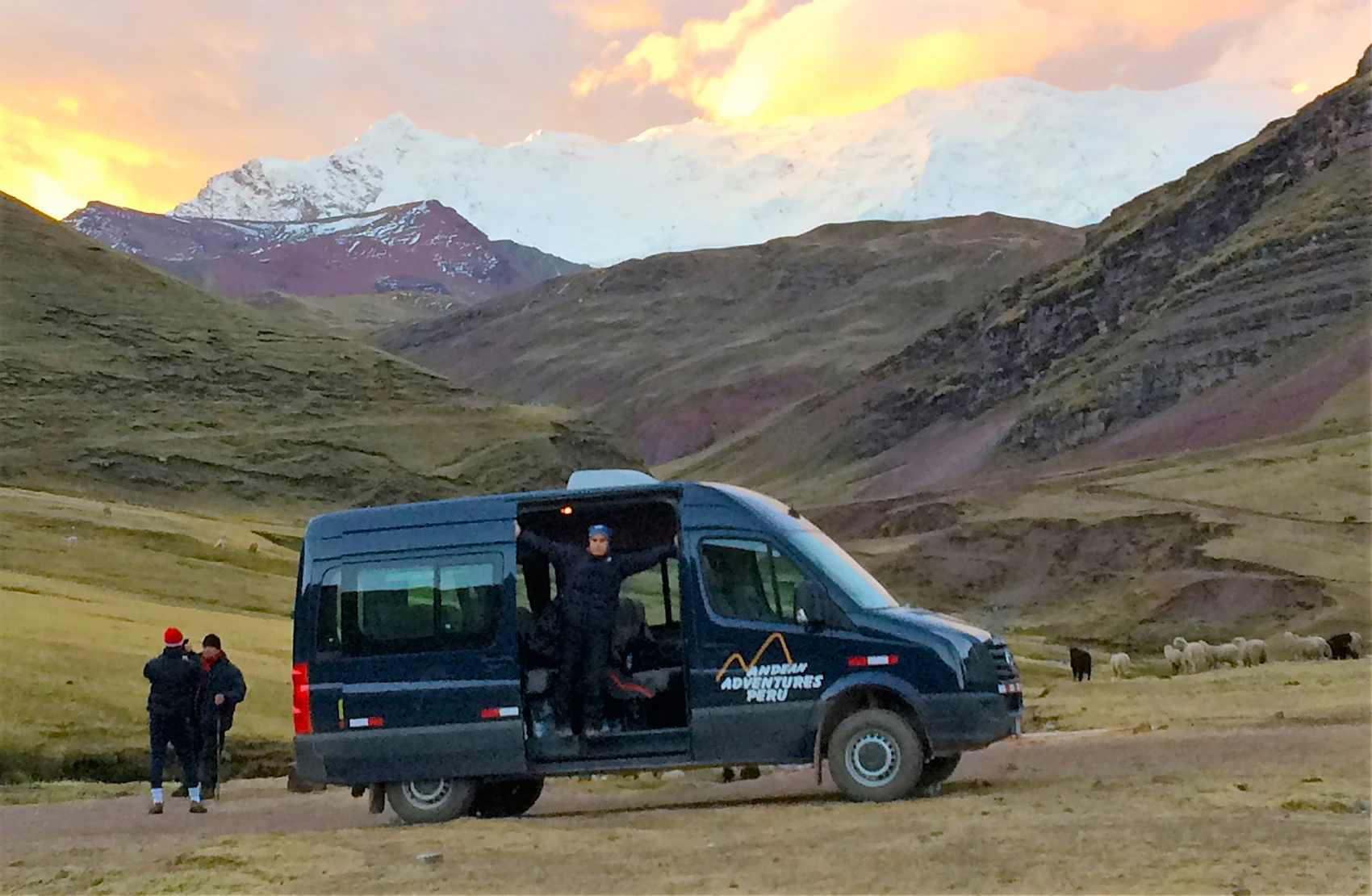 Minivan en Montaña Arcoíris