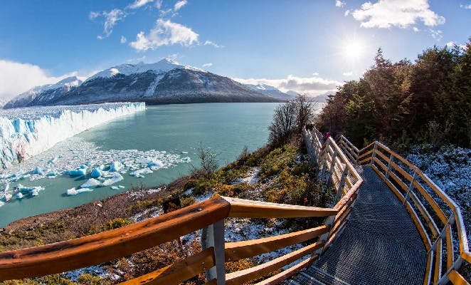 Pasarela frente a glaciar perito moreno