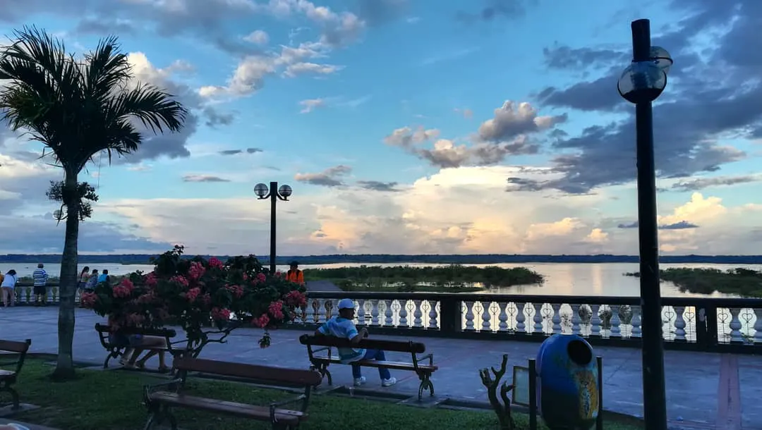 Atardecer romántico en Iquitos