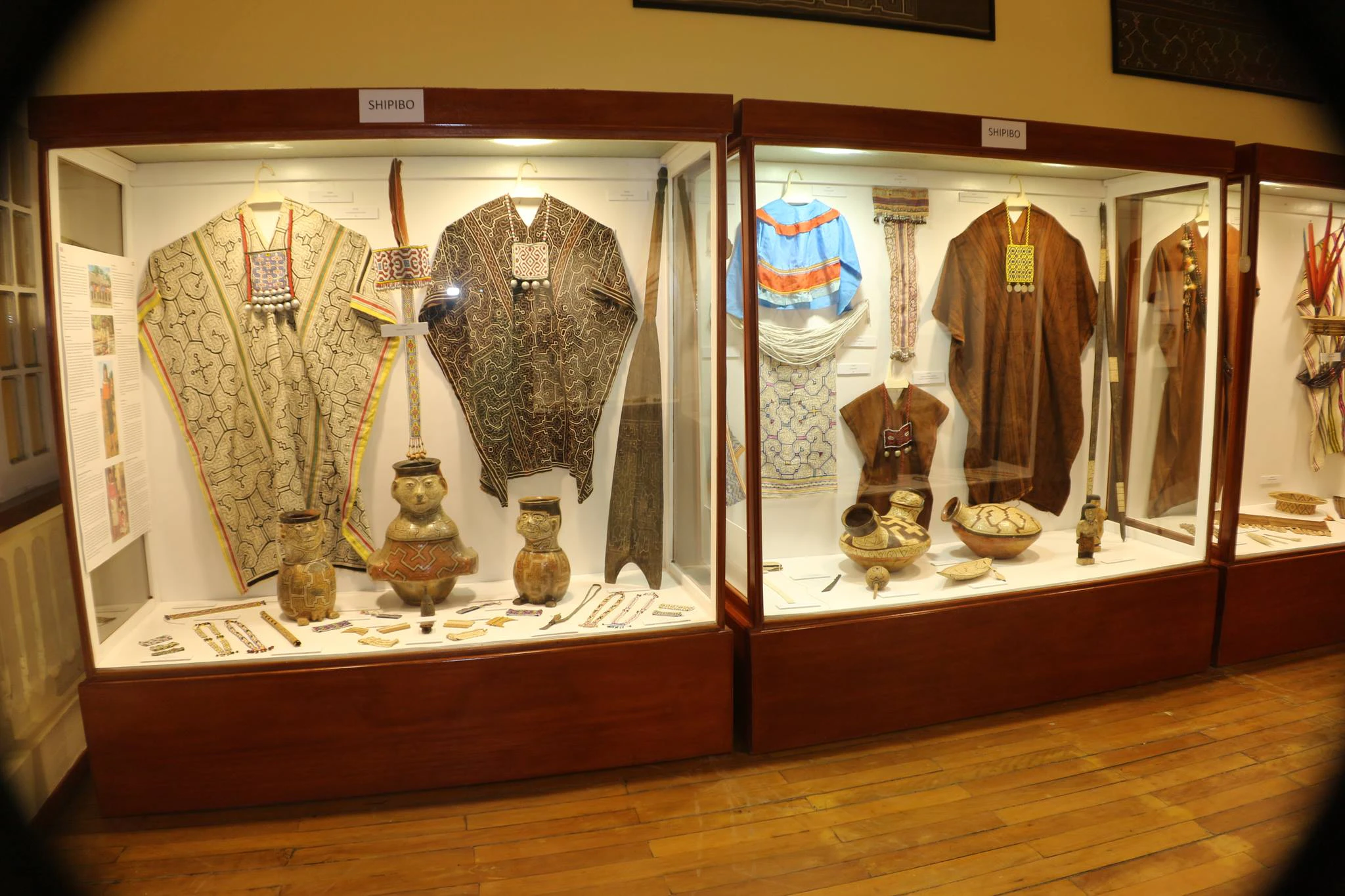 Vestimentas de etnias originarias de iquitos