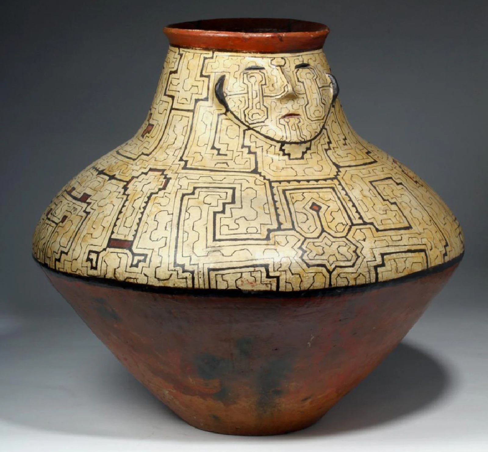 Ejemplo de un trabajo en cerámica Shipibo