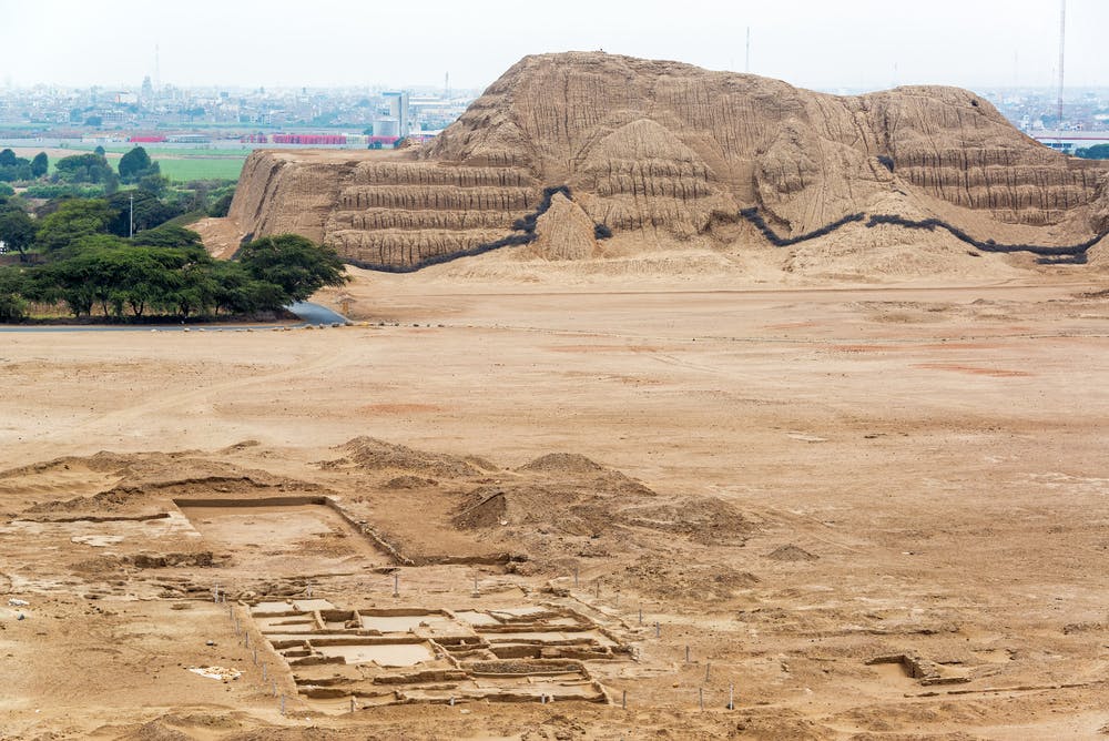 Construcciones de complejo arqueológico huacas de sol y luna