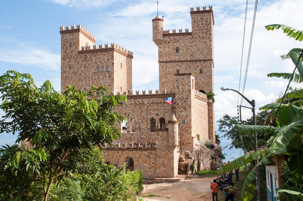 Castillo medieval enmedio de la selva peruana