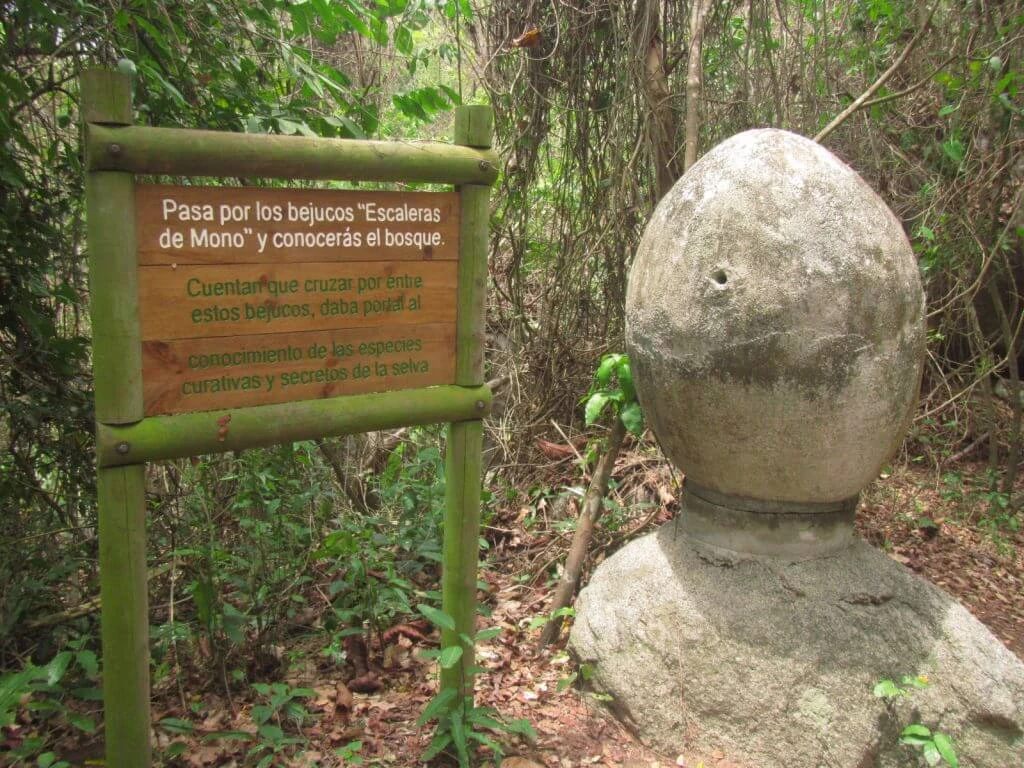 Roca ancestral en el tayrona