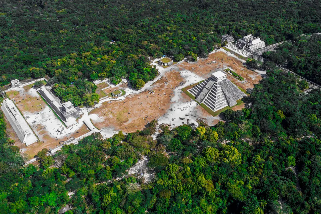 chichen-drone Fotografía aérea de Chichen Itzá
