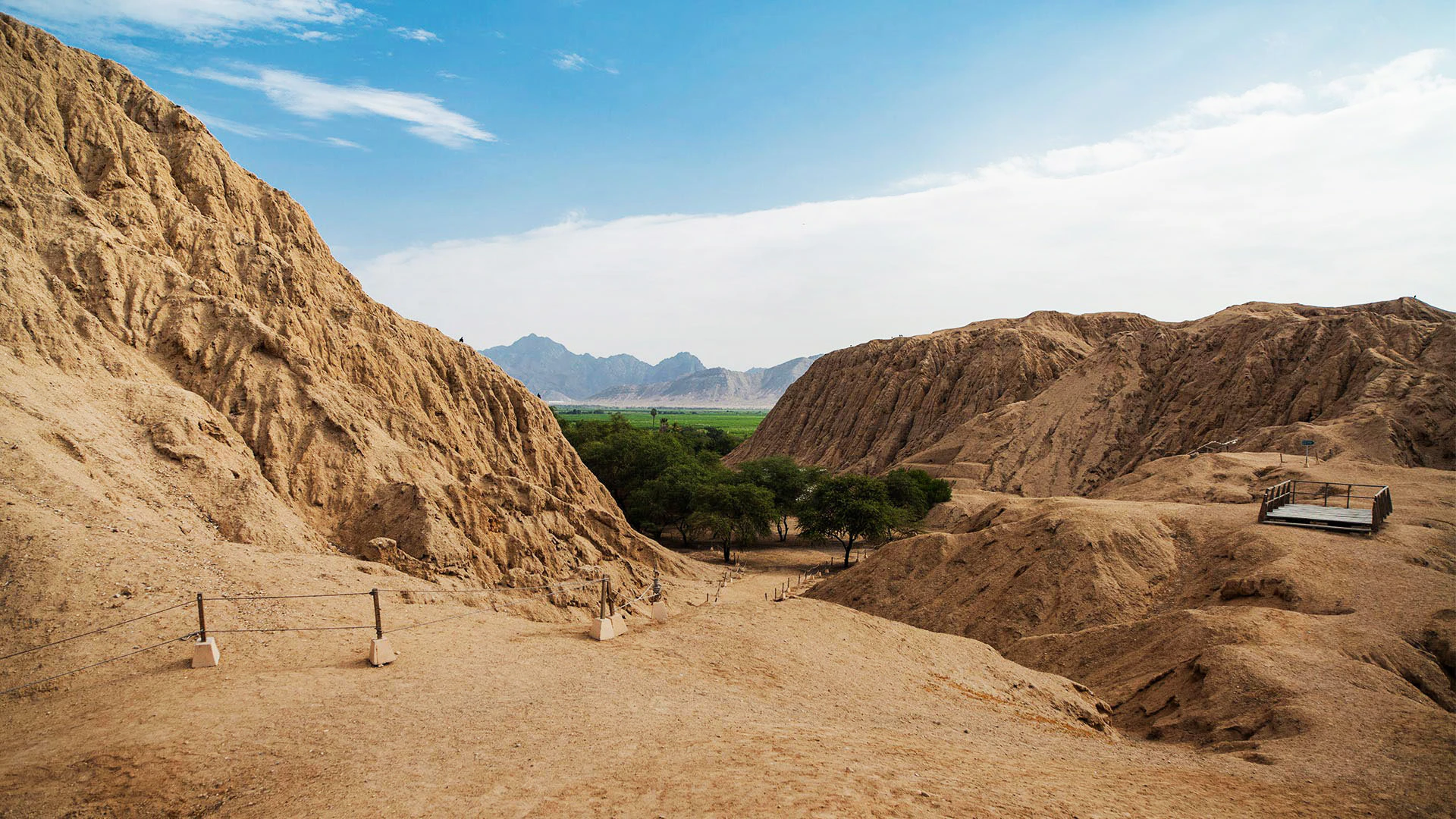 Pirámides de barro construidas en medio de Chiclayo