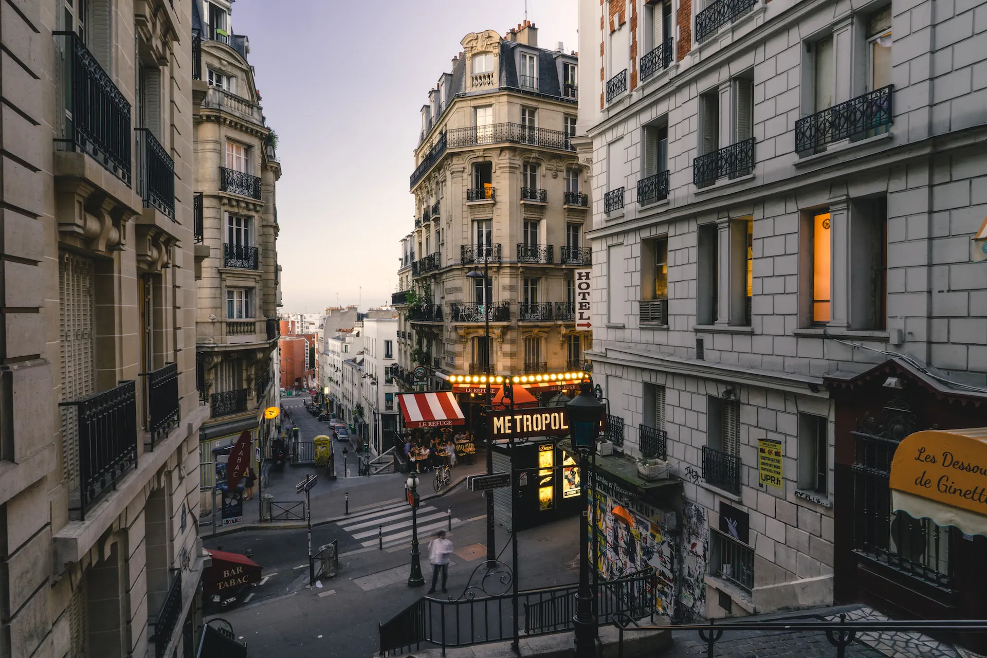 Ciudad de Paris en el atardecer