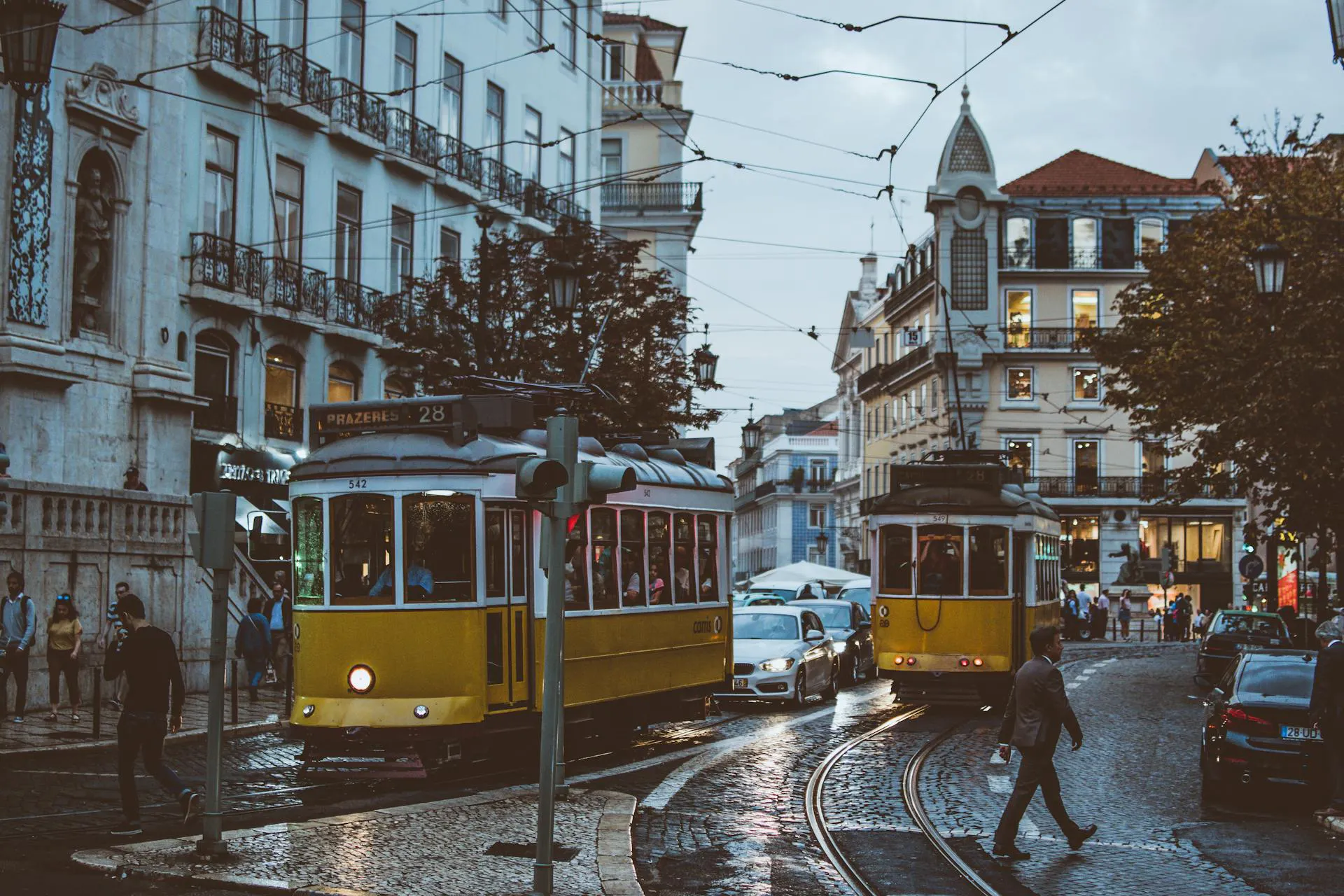 Ciudad europea Lisboa en hora punta 