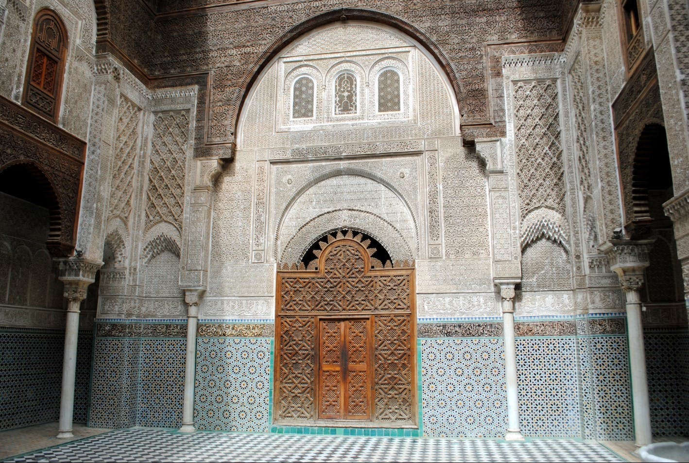 templo musulmán con arquitectura muy detallada en ciudad de fez