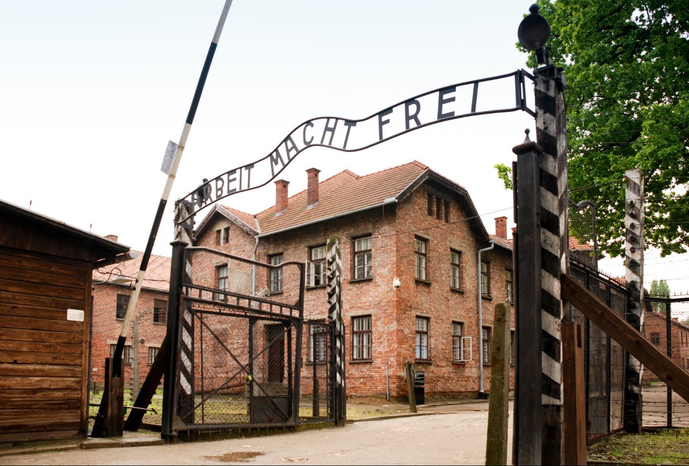 Entrada a campo de concentración en la ciudad de Cracovia